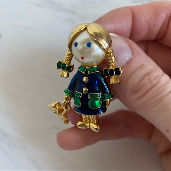 Vintage Little Girl with Teddy Bear Pin Brooch - Picture 6 of 12